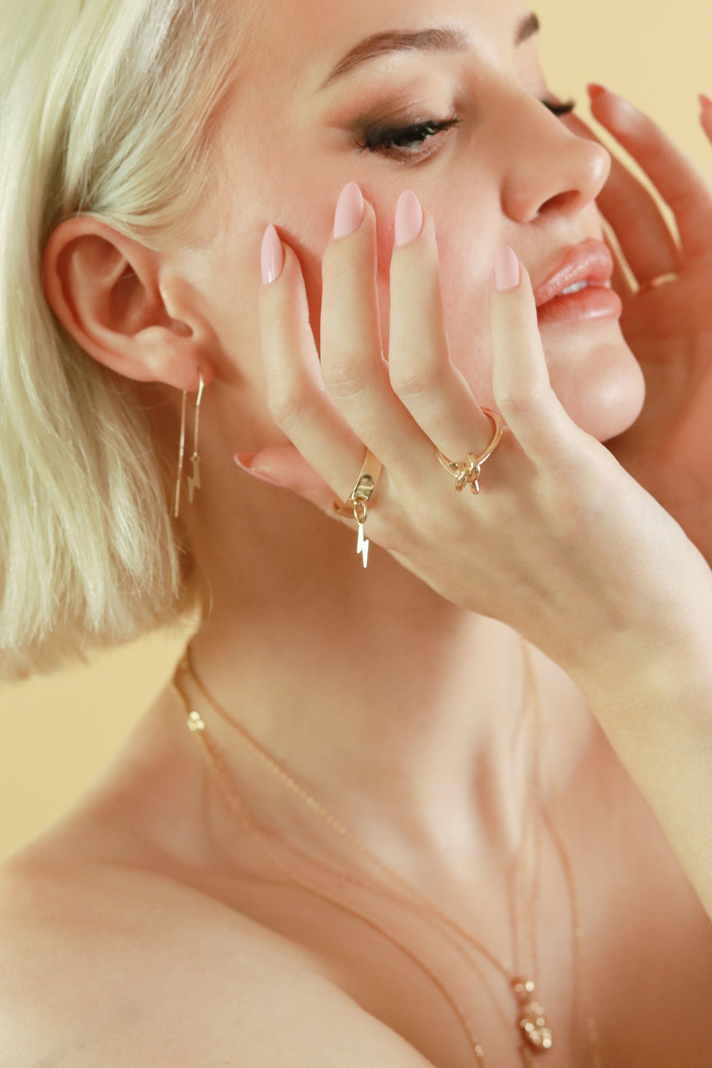 9ct Yellow Gold Box chain single earring
