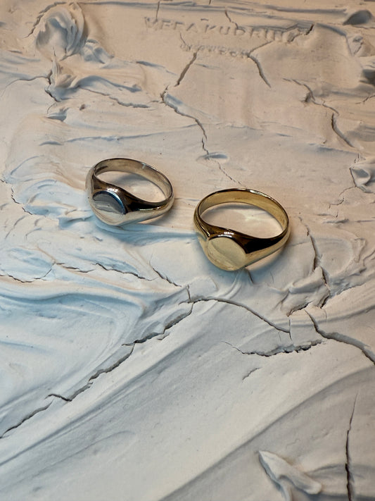 Round Signet Ring