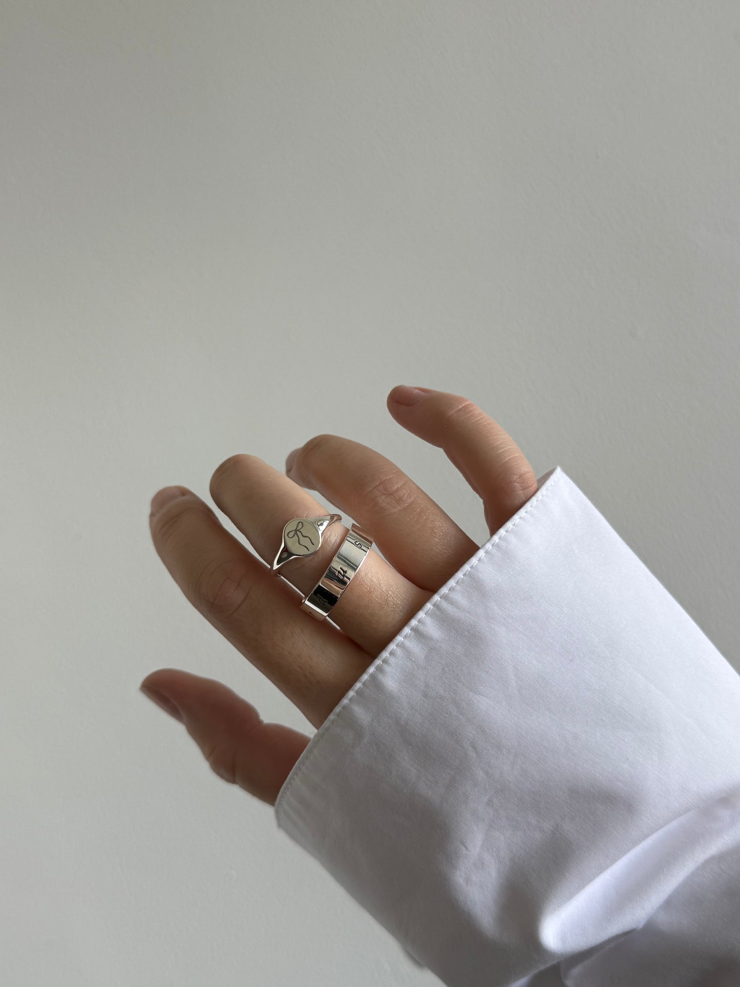 engraved bow mini signet ring (oval ring only no band ring included)