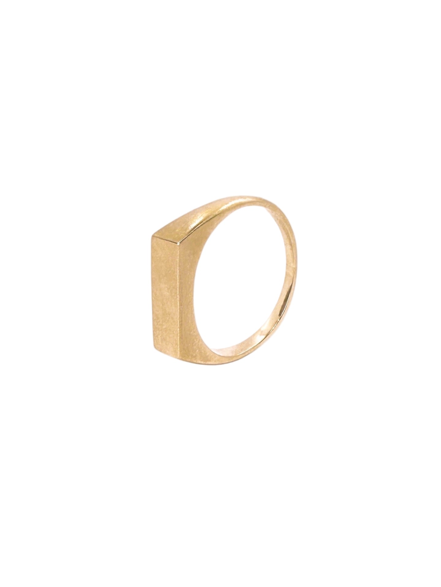 Unisex 9Y solid gold Wedge ring.